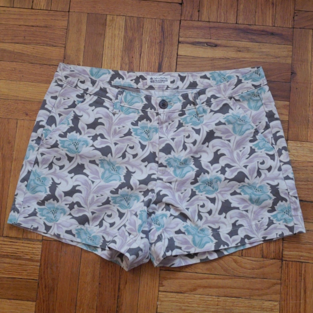 Uniqlo Iolani Hawaiian Classics Floral Shorts